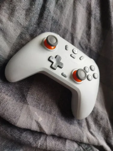 Controle GAMESIR T4 LITE (com case para guardar)r