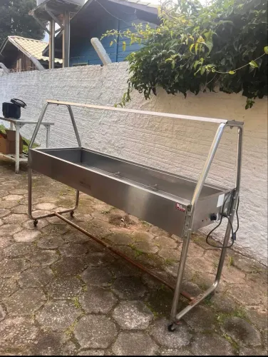 Buffet Quente Com Cubas