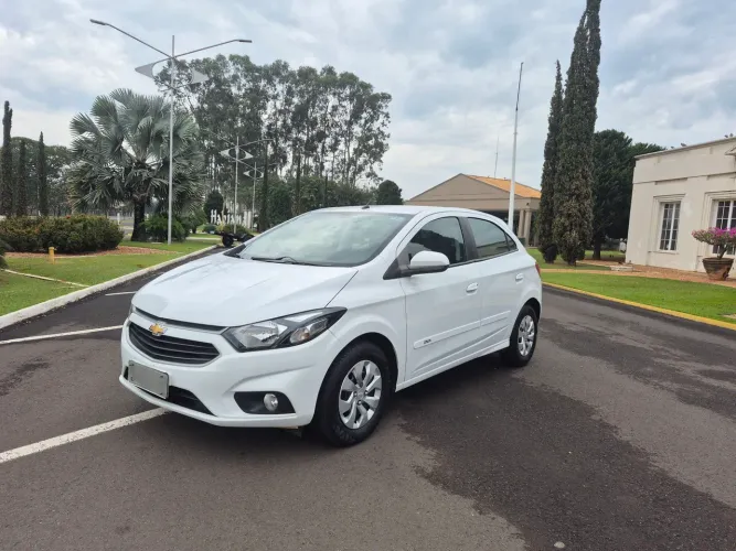 Chevrolet Onix Hatch LT 1.0 8V Flex Mec. 4P 2017