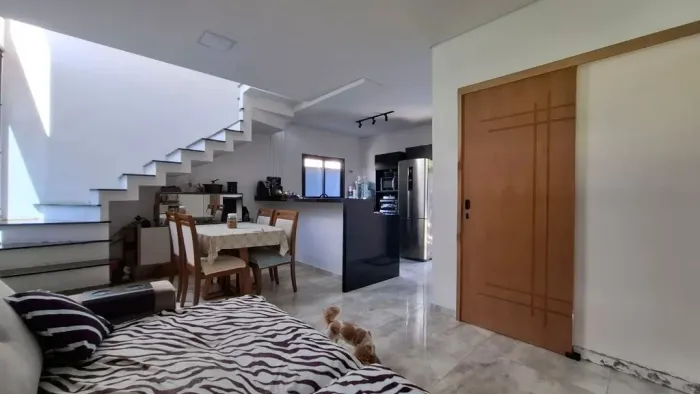 Casa com 3 dormitórios à venda, 96 m² por R$ 594.000,00 - Vila das Flores - São José dos C
