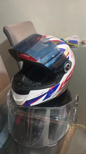 Capacete LS2 e agv TAM.60