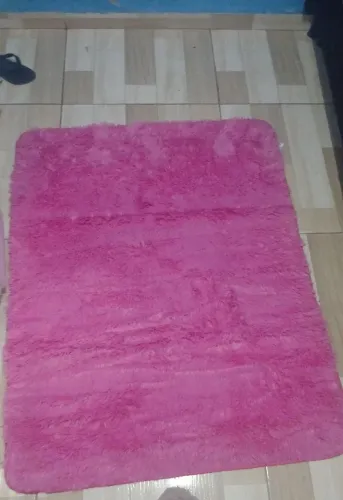 Tapete de pelo rosa