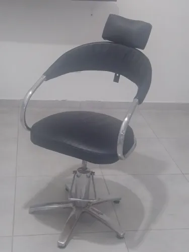 Kit completo para salão por 1.400 com 2 cadeira idraulicas 