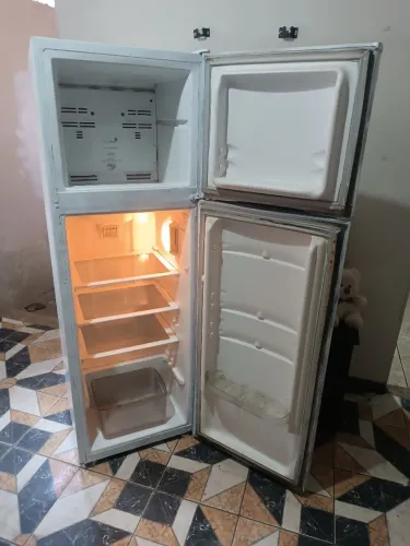 Geladeira Consul modelo fros free 350 litros pintada branca