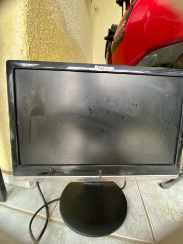 Monitor Lenovo