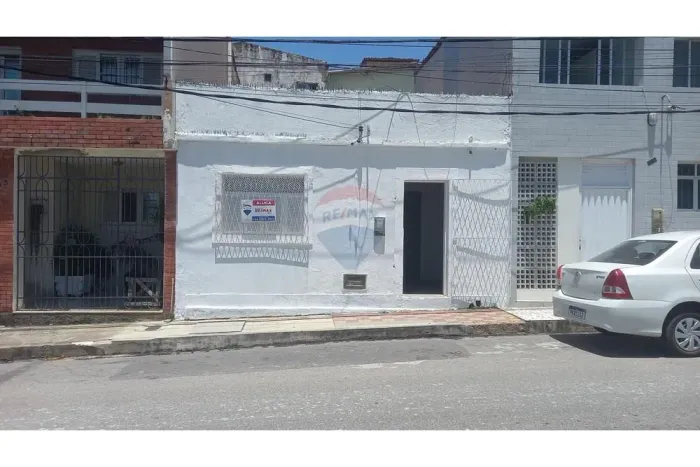 Casa na Rua Pinto Martins, para locação
