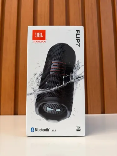 caixa de som portátil JBL Flip 7.
