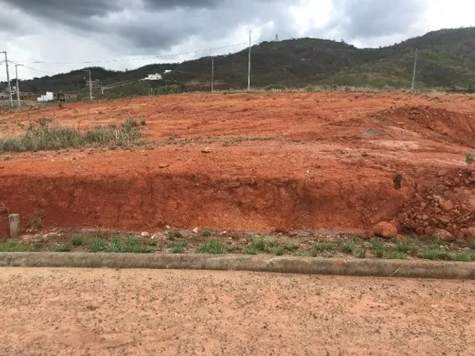 Repasse de terreno no cidade jardim 14 de frente x 25 nas primeiras ruas.
