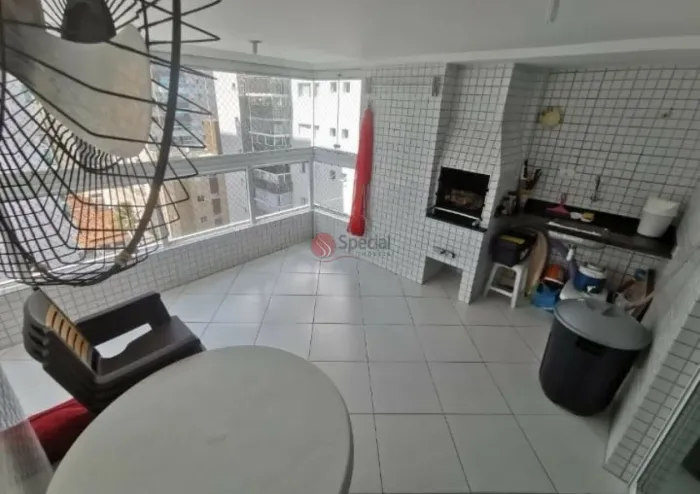 Apartamento em Mongaguá, com 2 dormitórios, 1 suíte.