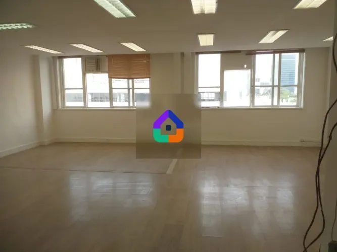 Sala Comercial com 3 Salas e 3 Banheiros no Centro do Rio de Janeiro