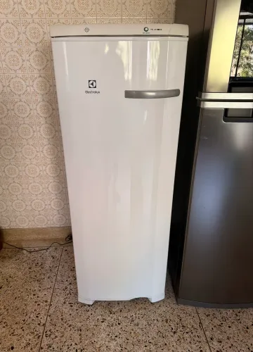 Freezer Vertical Eletrolux 173 litros Branco