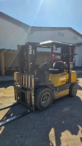 EMPILHADEIRA 3 TONELADAS, TORRE TRIPLEX PARA CONTAINER, 4,30M DE ELEVAÇÃO