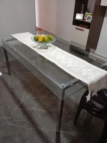 Vendo mesa de vidro 1,80 x 1,10...