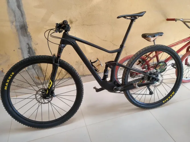 Bike full em carbono