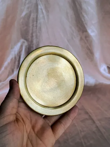pratinho em latão dourado antigo antiquario decoração vintage casa rústico metal lindo