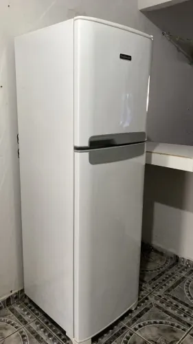 GELADEIRA NOVA