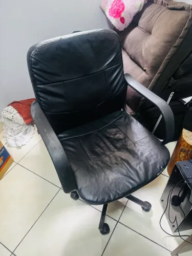 Cadeira escritório simples