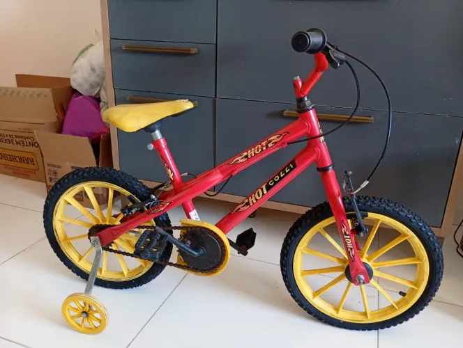 Vendo uma bicicleta .usada .mais em perfeito estado