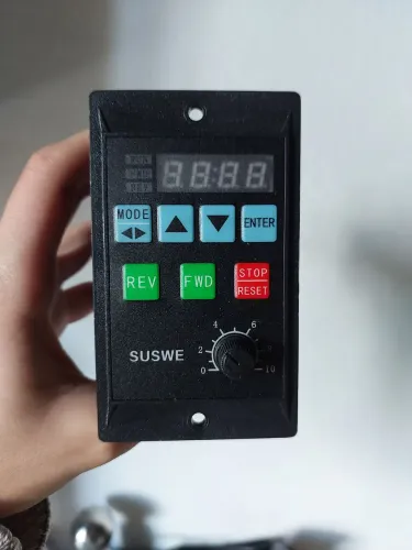 Inversor De Frequência Suswe Mini 220v Monofásico Para Trifásico Novo