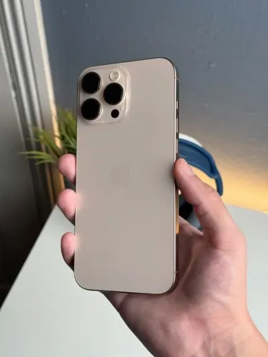 Iphone 16 Pro Max 256gb (trincado) 