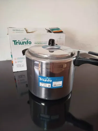 Panela de pressão Grande 10 litros nova a pronta entrega aceito cartão