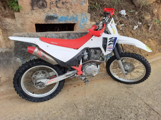 CRF 230F Fino trato!!!