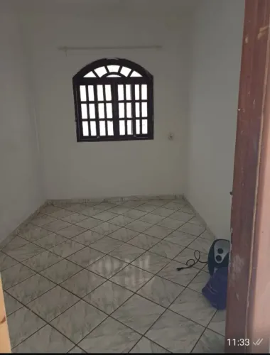 Kitnet rua da padaria Sandra SÃO PEDRO 5 preferência Mulher