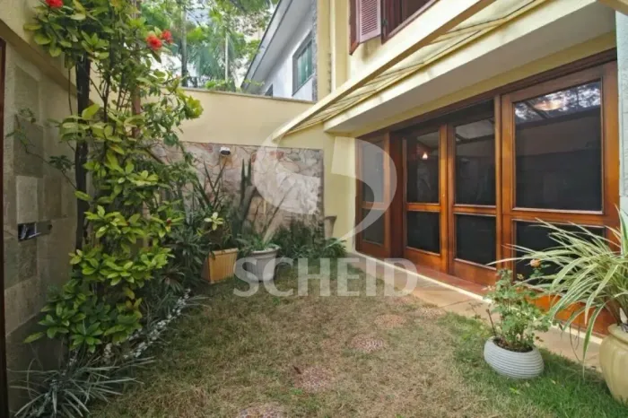 Casa para Locação na Chácara Santo Antônio com 176m², 3 dormitórios (1 suíte) e 2 vagas