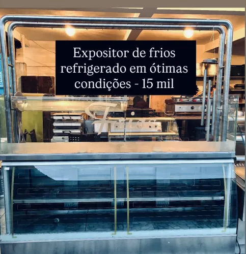 Expositor de frios refrigerado em ótimo estado - 220v