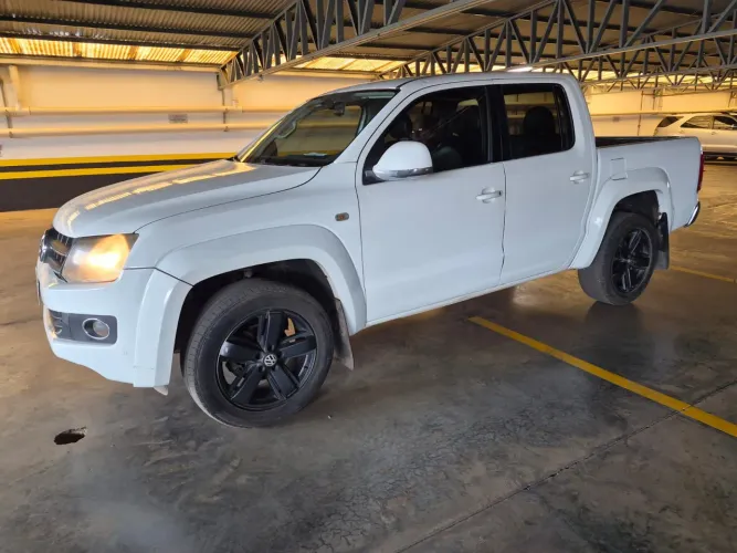Volkswagen Amarok High.cd 2.0 16V TDI 4X4 Dies. AUT 2013