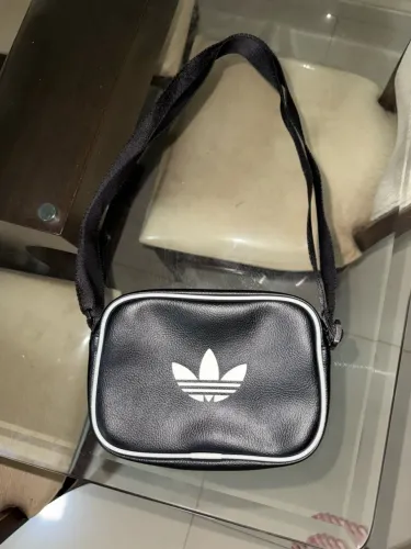 minibolsa adidas adicolor classic airliner original - nunca usada