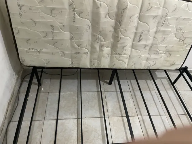 150 reais Cama monta fácil (com colchão) * whats