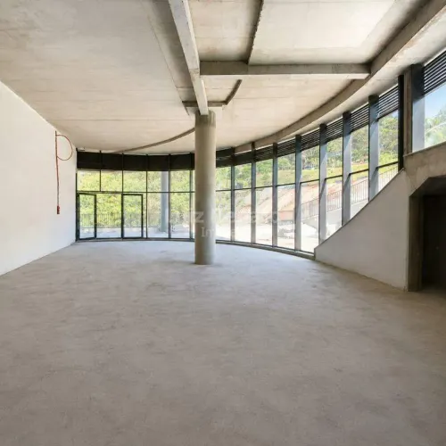 Loja para locação, 592,30m² de área, no Santa Lúcia