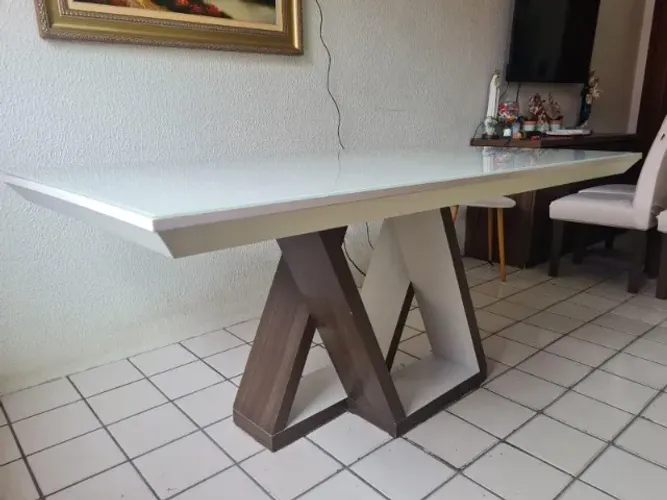 Conjunto Mesa e Cadeiras 6 lugares