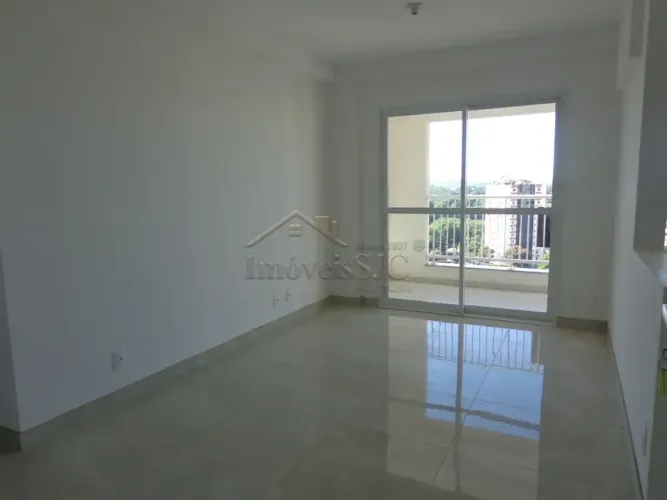 Vista livre com 2 dormitorios proximo ao Shopping Center Vale