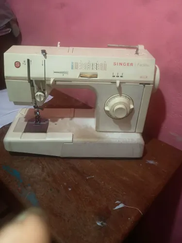 Vendo essa máquina de costura Singer