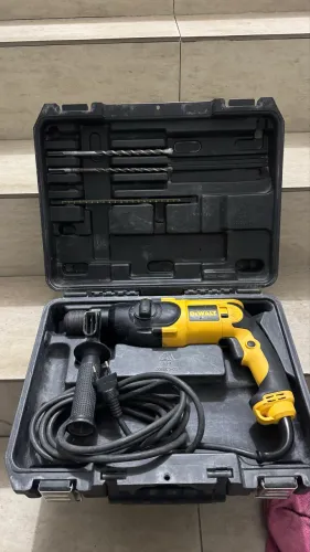 Martelete dewalt 650w