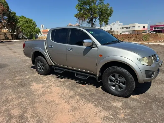 Mitsubishi L200 Triton HPE 3.2 CD TB Int.diesel MEC 2012