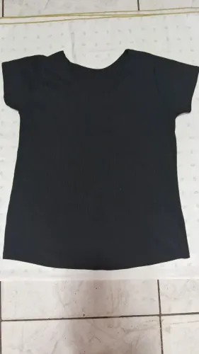 Blusa preta básica linda