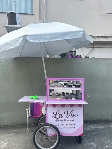 Carrinho de doces á venda 