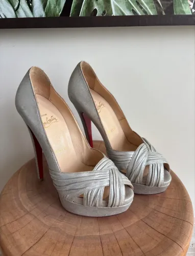 Salto alto ORIGINAL - Louboutin