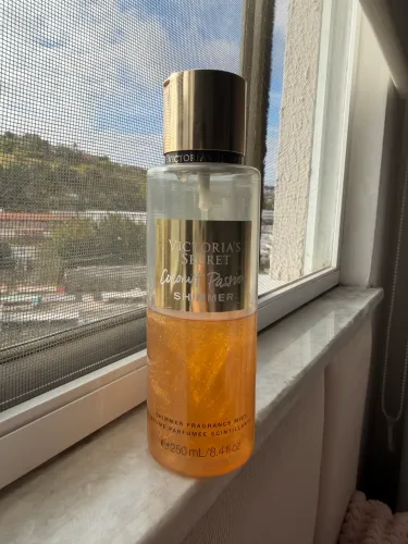 BODY SPLASH VICTORIA?S SECRET COCONUT PASSION SHIMMER