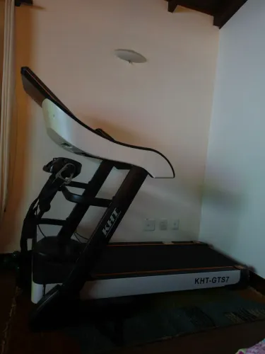 Esteira elétrica KHT GTS7 cor preta