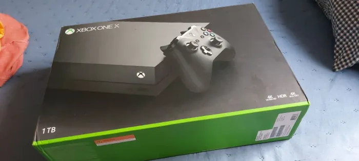 Vendo Xbox One X 