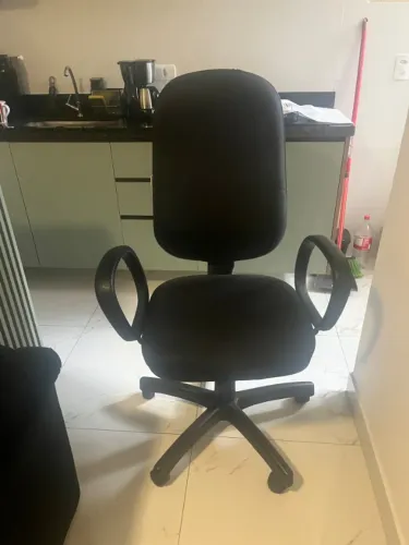 Cadeira escritório giratória santa eulalia