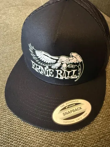 Boné Trucker Preto Ajustável Ernie Ball Com Fecho Snapback