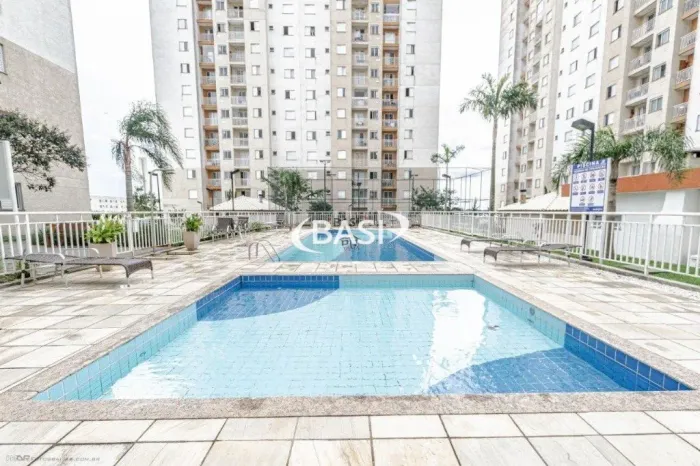 APARTAMENTO 02 QUARTOS NO PINHEIRINHO