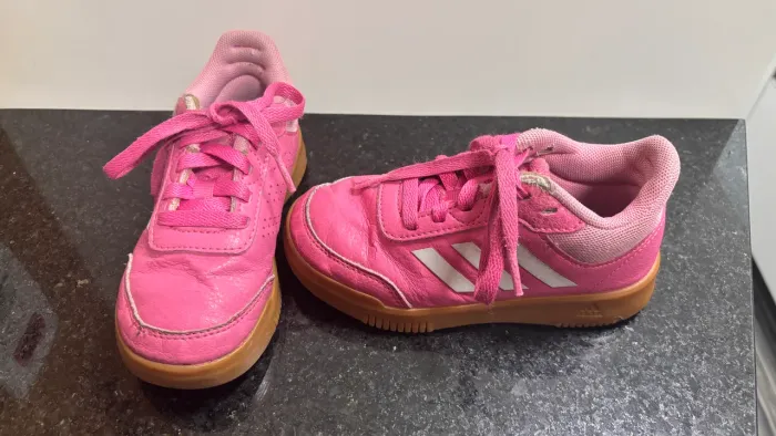 Tênis Infantil Adidas (Tamanho 26) - 26 (Preto ou Rosa)