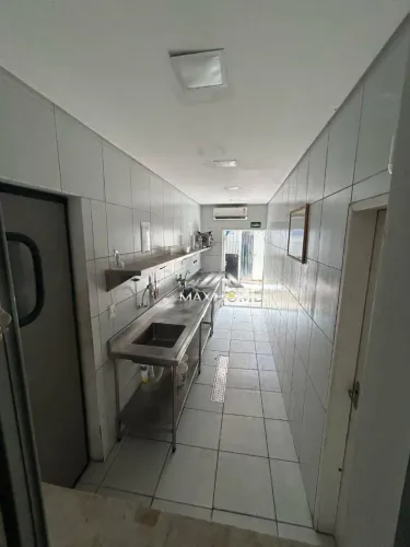 Casa com 6 dormitórios à venda, 487 m² por R$ 2.900.000,00 - Espinheiro - Recife/PE