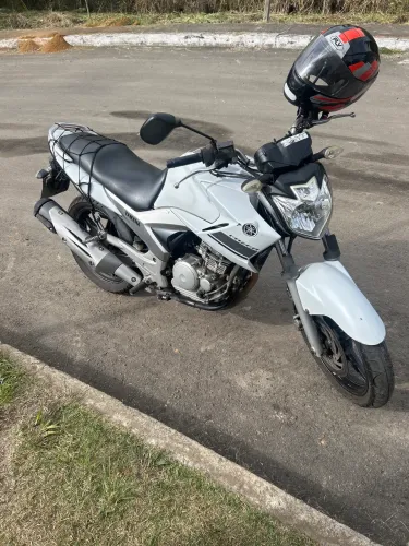 Yamaha Fazer 250cc 2014 - Branca (Muito Conservada)